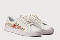 Zapatillas de Cuero Bordadas a Mano San Blas - Sneakers Artesanales con Detalles de Flores
